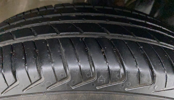 2021 Maruti New Wagon-R LXI CNG 1.0 L, CNG, Manual, 16,396 km, Right Front Tyre Tread
