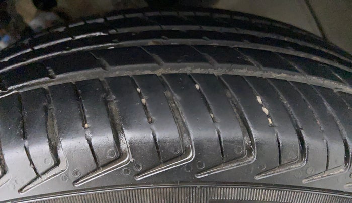 2021 Maruti New Wagon-R LXI CNG 1.0 L, CNG, Manual, 16,396 km, Left Front Tyre Tread