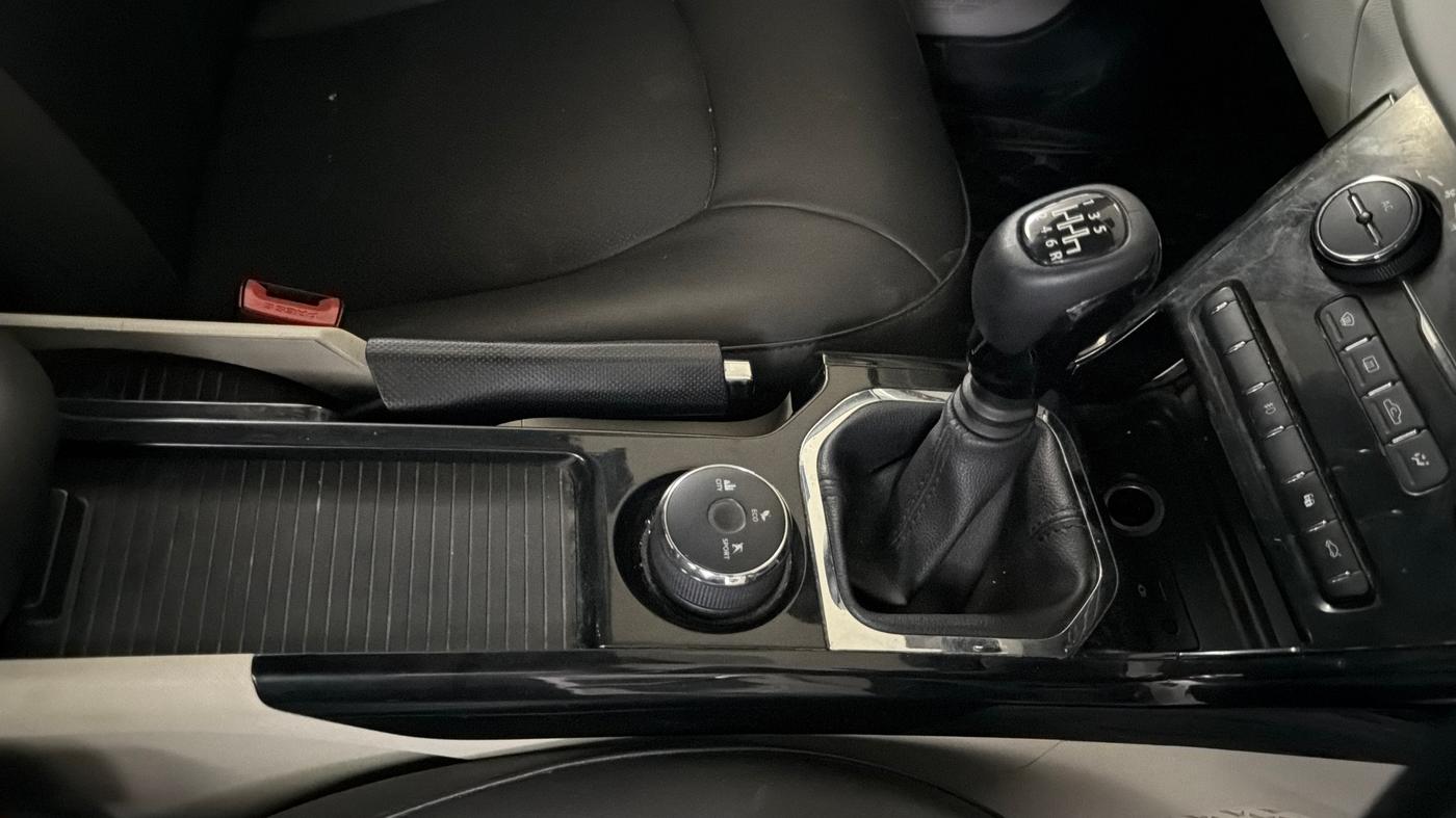 2020 Tata NEXON XZ PLUS PETROL, Petrol, Manual, 82,015 km, Gear Lever