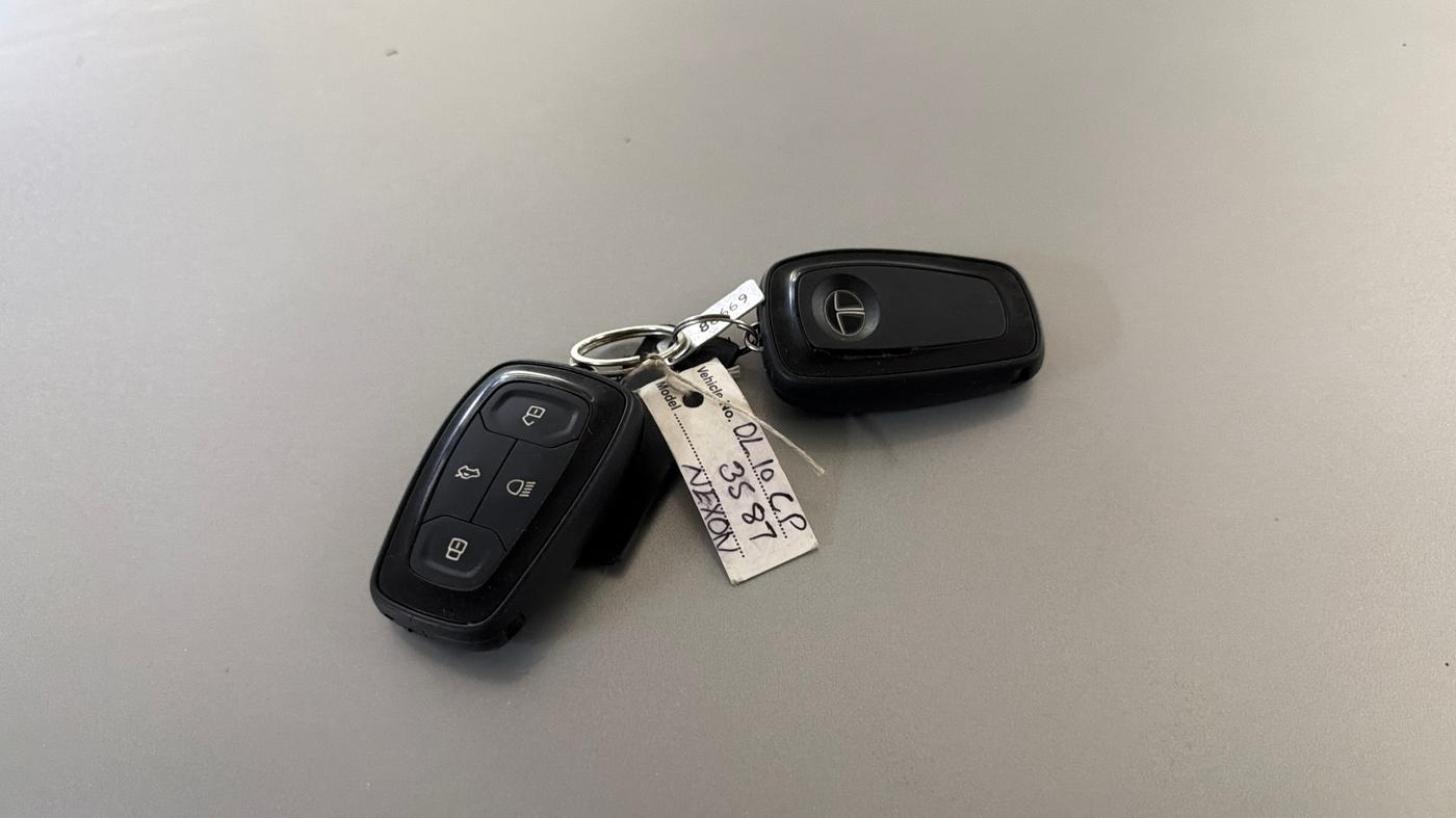2020 Tata NEXON XZ PLUS PETROL, Petrol, Manual, 82,015 km, Key Close Up