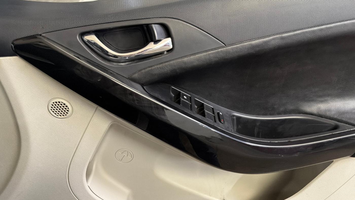 2020 Tata NEXON XZ PLUS PETROL, Petrol, Manual, 82,015 km, Driver Side Door Panels Control
