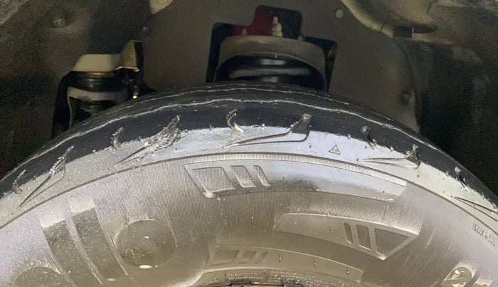 2015 Mahindra TUV300 T8, Diesel, Manual, 28,048 km, Left Front Tyre Tread