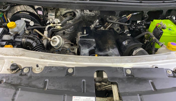 2015 Mahindra TUV300 T8, Diesel, Manual, 28,048 km, Engine View