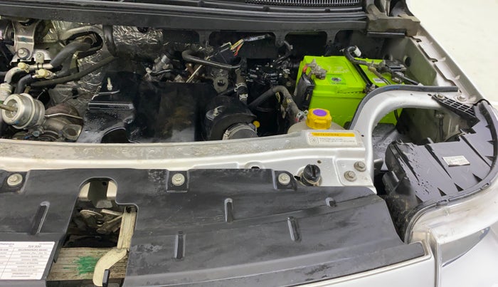 2015 Mahindra TUV300 T8, Diesel, Manual, 28,048 km, Engine View - Left