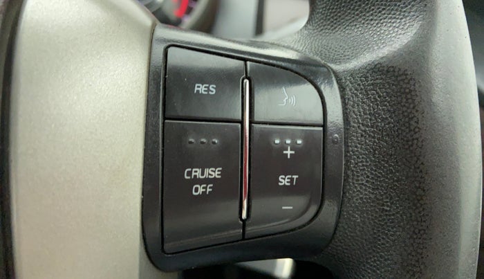 2014 Mahindra XUV500 W6 4X2, Diesel, Manual, 1,67,455 km, Adaptive Cruise Control