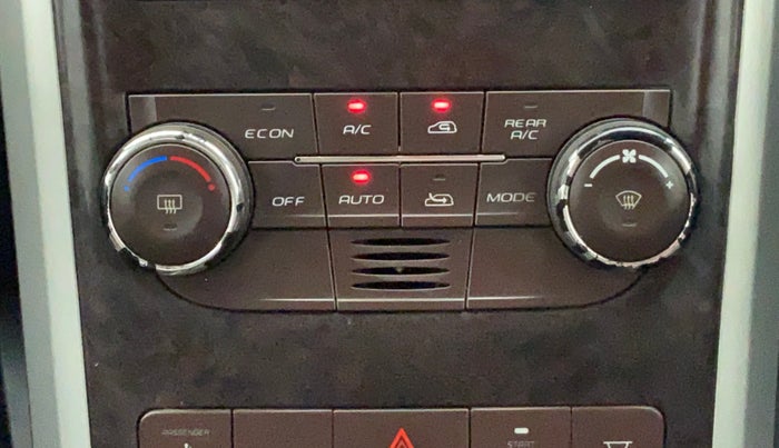2014 Mahindra XUV500 W6 4X2, Diesel, Manual, 1,67,455 km, Automatic Climate Control