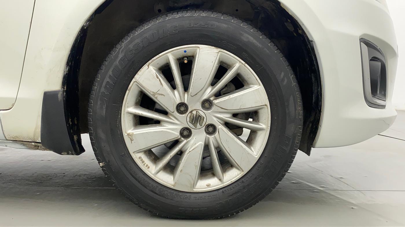 2014 Maruti Swift ZXI D, Petrol, Manual, 79,054 km, Right Front Wheel