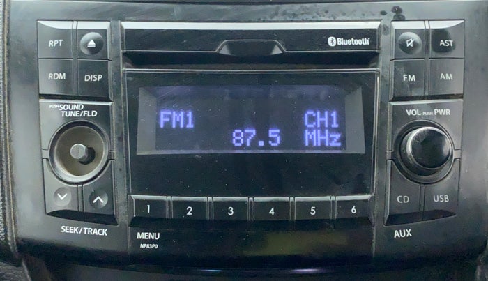 2014 Maruti Swift ZXI D, Petrol, Manual, 79,054 km, Infotainment system - Button has minor damage