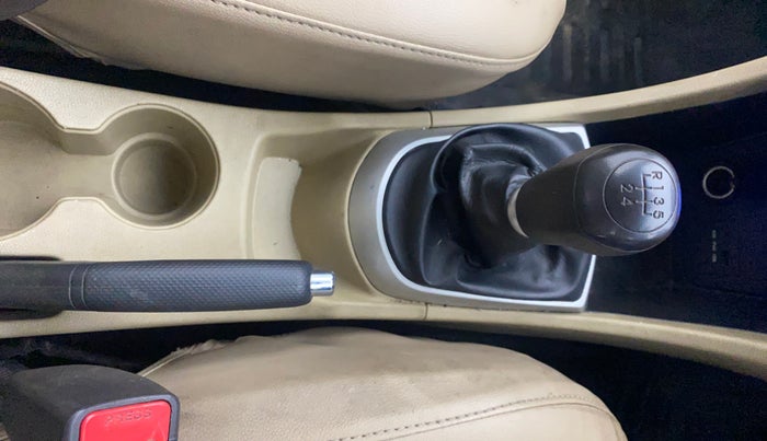 2013 Hyundai Verna FLUIDIC 1.6 VTVT EX, Petrol, Manual, 89,519 km, Gear Lever