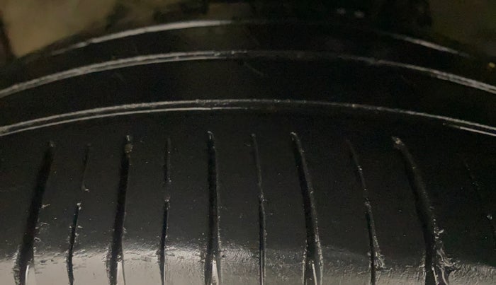 2013 Hyundai Verna FLUIDIC 1.6 VTVT EX, Petrol, Manual, 89,519 km, Left Front Tyre Tread