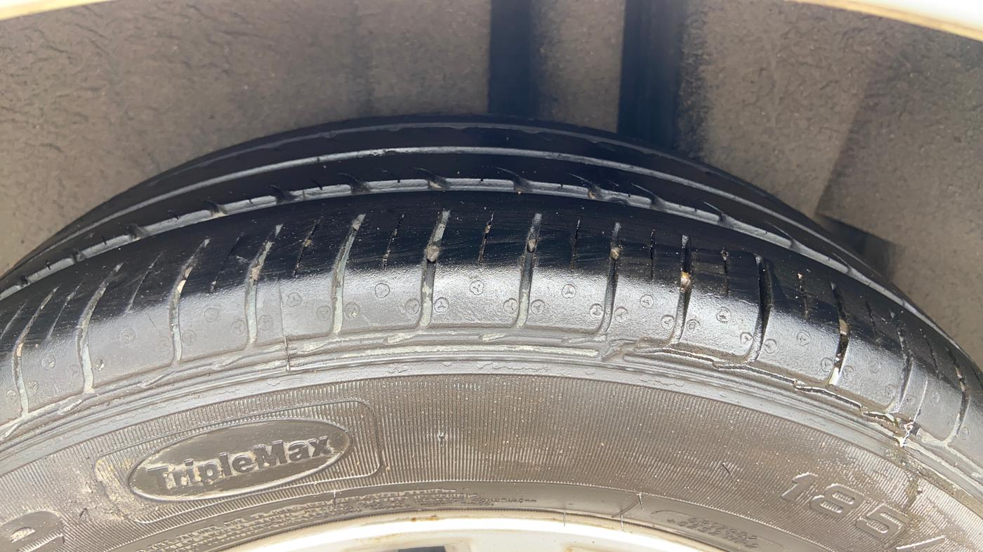 2024 Maruti Ciaz ZETA AT 1.5  SHVS PETROL, Petrol, Automatic, 24,797 km, Left Rear Tyre Tread