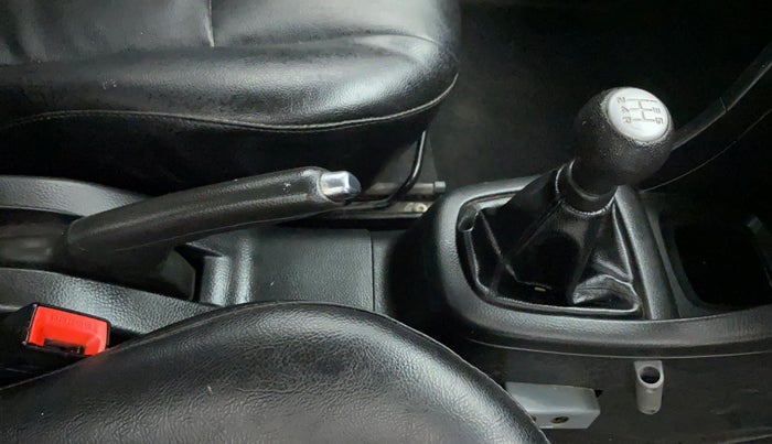 2014 Maruti Swift VXI, Petrol, Manual, 35,083 km, Gear Lever