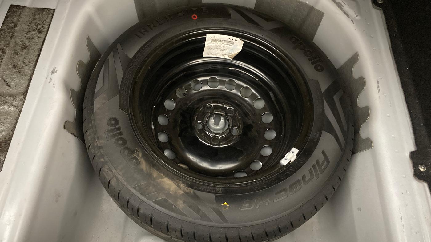 2022 Volkswagen VIRTUS TOPLINE TSI 1.0 MT, Petrol, Manual, 70,156 km, Spare Tyre