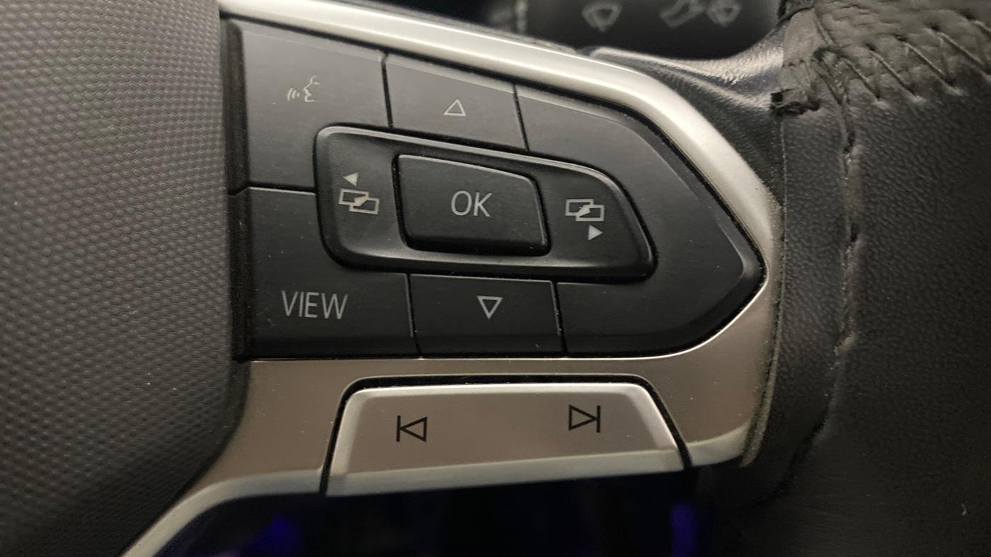 2022 Volkswagen VIRTUS TOPLINE TSI 1.0 MT, Petrol, Manual, 70,156 km, Adaptive Cruise Control