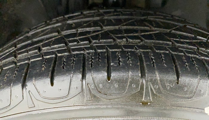 2018 Jeep Compass SPORT 1.4 PETROL, Petrol, Manual, 37,985 km, Right Front Tyre Tread