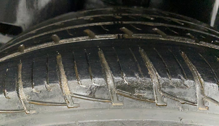 2018 Jeep Compass SPORT 1.4 PETROL, Petrol, Manual, 37,985 km, Right Rear Tyre Tread