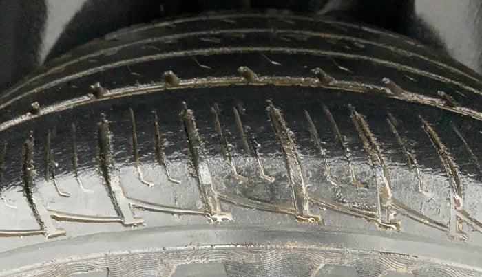 2018 Jeep Compass SPORT 1.4 PETROL, Petrol, Manual, 37,985 km, Left Rear Tyre Tread