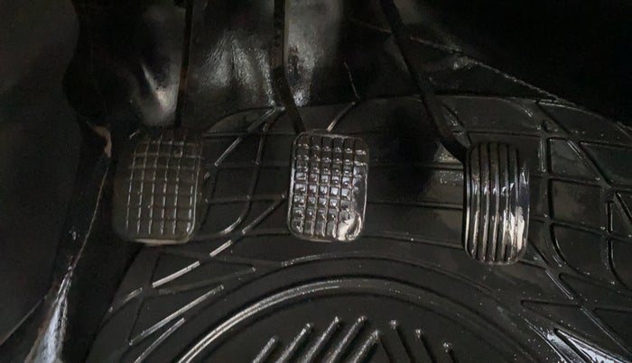 2019 Tata Tiago XT PETROL, CNG, Manual, 1,15,357 km, Pedals