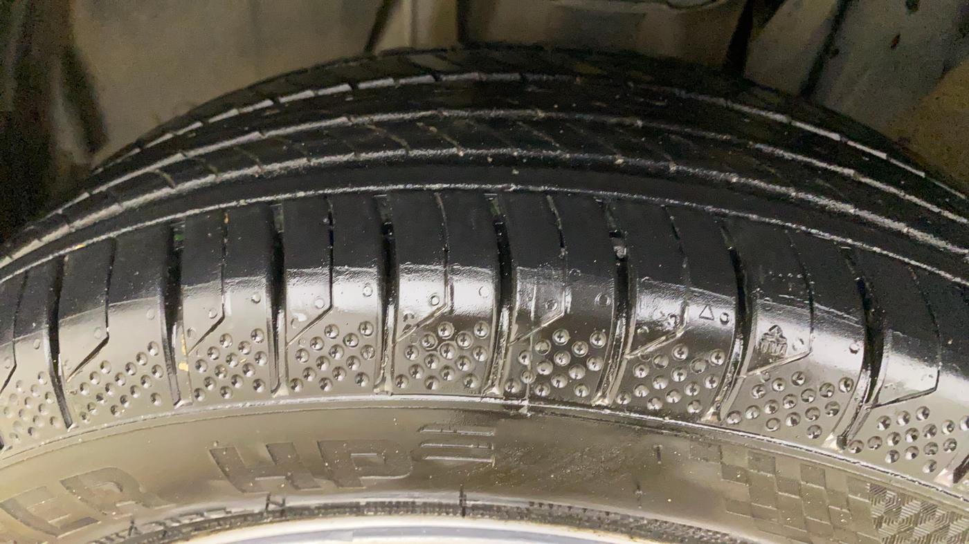 2021 Nissan MAGNITE XE, Petrol, Manual, 74,926 km, Left Front Tyre Tread