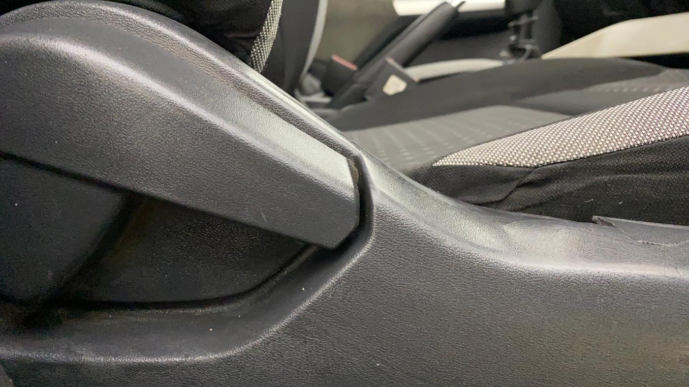 2021 Nissan MAGNITE XE, Petrol, Manual, 74,926 km, Driver Side Adjustment Panel