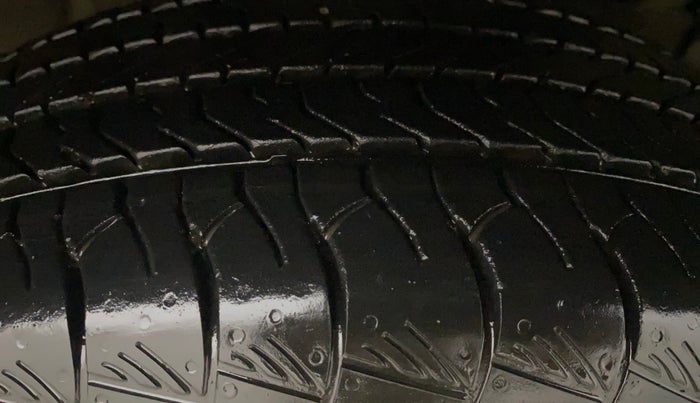 2023 Maruti Grand Vitara ZETA SMART HYBRID, Petrol, Manual, 19,902 km, Right Front Tyre Tread