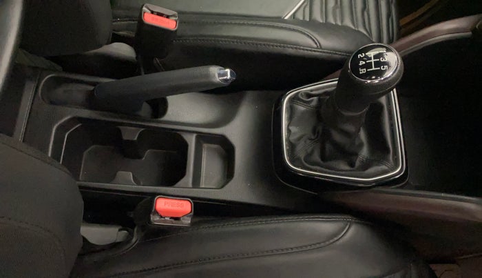 2023 Maruti Grand Vitara ZETA SMART HYBRID, Petrol, Manual, 19,902 km, Gear Lever