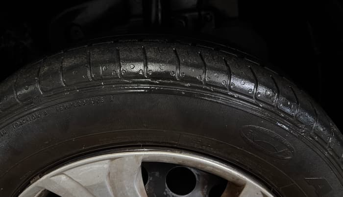 2015 Ford Ecosport TREND 1.5L PETROL, Petrol, Manual, 1,13,827 km, Left Front Tyre Tread