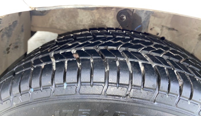 2015 Honda Amaze 1.2L I-VTEC S, Petrol, Manual, 53,394 km, Left Front Tyre Tread