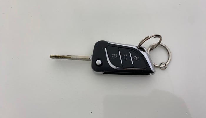 2015 Honda Amaze 1.2L I-VTEC S, Petrol, Manual, 53,394 km, Key Close Up