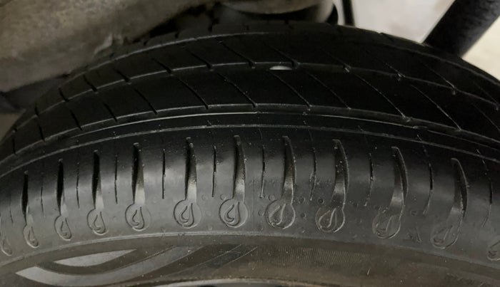 2015 Maruti Wagon R 1.0 VXI, Petrol, Manual, 56,915 km, Left Rear Tyre Tread