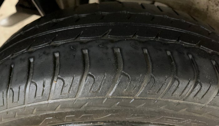 2015 Maruti Wagon R 1.0 VXI, Petrol, Manual, 56,915 km, Right Rear Tyre Tread