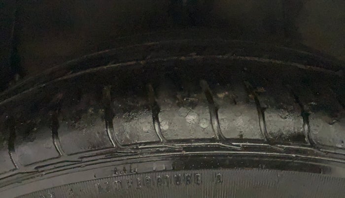 2020 Hyundai AURA SX 1.2 (O), Petrol, Manual, 26,825 km, Right Rear Tyre Tread