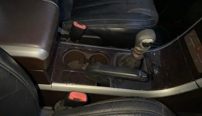 2013 Mahindra XUV500 W8, Diesel, Manual, 76,418 km, Gear Lever