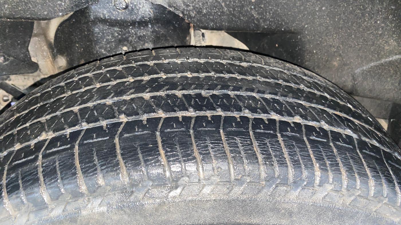 2013 Mahindra XUV500 W8, Diesel, Manual, 76,418 km, Right Rear Tyre Tread