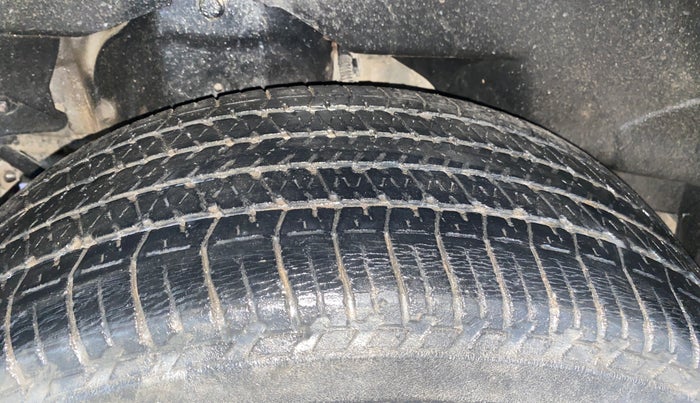 2013 Mahindra XUV500 W8, Diesel, Manual, 76,418 km, Right Rear Tyre Tread