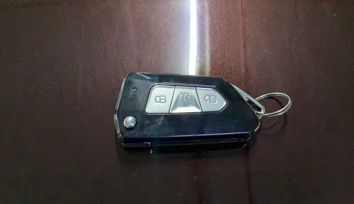 2013 Mahindra XUV500 W8, Diesel, Manual, 76,418 km, Key Close Up