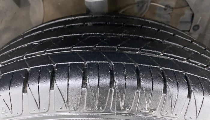 2020 Maruti Vitara Brezza ZXI+ AT SHVS, Petrol, Automatic, 20,479 km, Right Front Tyre Tread