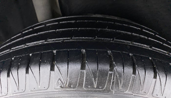 2020 Maruti Vitara Brezza ZXI+ AT SHVS, Petrol, Automatic, 20,479 km, Right Rear Tyre Tread