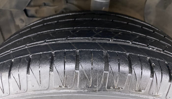 2020 Maruti Vitara Brezza ZXI+ AT SHVS, Petrol, Automatic, 20,479 km, Left Front Tyre Tread