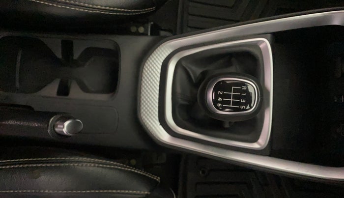 2021 KIA SONET HTX 1.5, Diesel, Manual, 1,31,099 km, Gear Lever