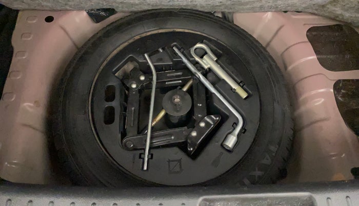 2017 Mahindra KUV 100 NXT K6+ P 6 STR, Petrol, Manual, 64,624 km, Spare Tyre