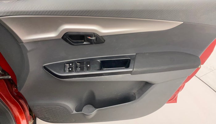 2017 Mahindra KUV 100 NXT K6+ P 6 STR, Petrol, Manual, 64,624 km, Driver Side Door Panels Control