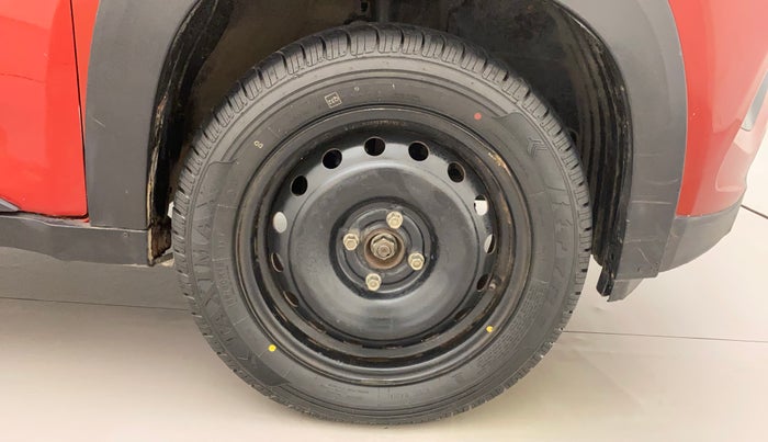 2017 Mahindra KUV 100 NXT K6+ P 6 STR, Petrol, Manual, 64,624 km, Right Front Wheel