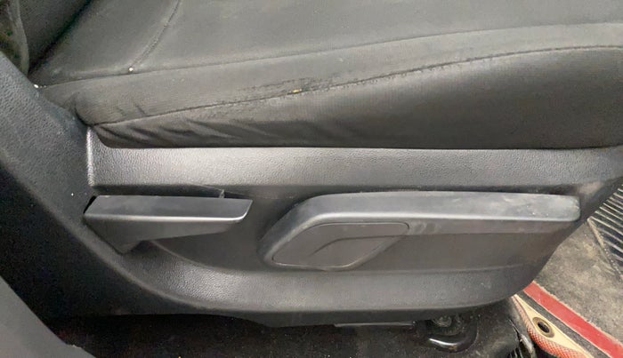 2017 Mahindra KUV 100 NXT K6+ P 6 STR, Petrol, Manual, 64,624 km, Driver Side Adjustment Panel