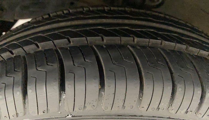 2017 Mahindra KUV 100 NXT K6+ P 6 STR, Petrol, Manual, 64,624 km, Left Front Tyre Tread