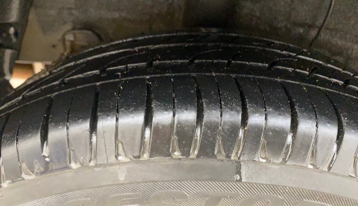 2016 Hyundai Grand i10 ASTA (O) AT 1.2 KAPPA VTVT, Petrol, Automatic, 71,494 km, Right Rear Tyre Tread