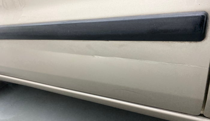 2011 Maruti Zen Estilo LXI, Petrol, Manual, 26,702 km, Front passenger door - Slightly dented