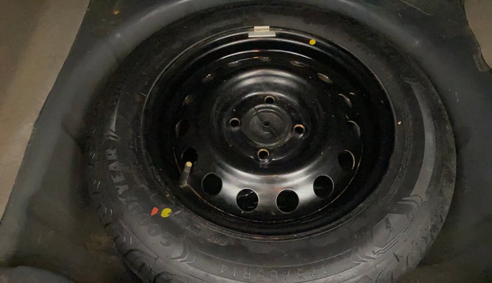 2016 Ford Figo Aspire TITANIUM 1.2 PETROL, Petrol, Manual, 87,714 km, Spare Tyre