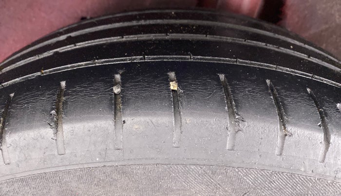 2015 Maruti Baleno ALPHA PETROL 1.2, Petrol, Manual, 77,388 km, Left Rear Tyre Tread