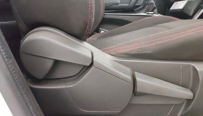 2022 Renault Kiger RXZ MT, Petrol, Manual, 40,096 km, Driver Side Adjustment Panel